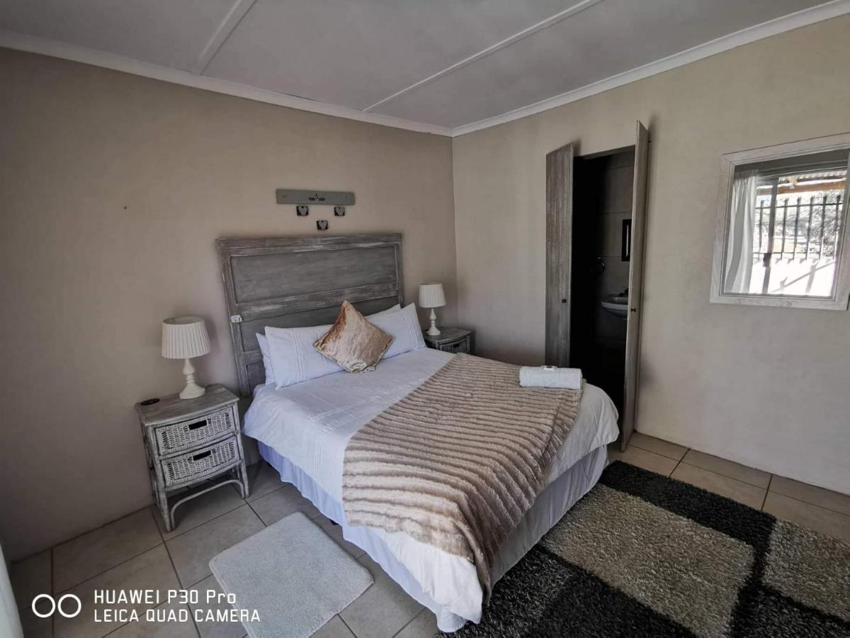 Akkerdam Bed And Breakfast Calvinia Екстер'єр фото